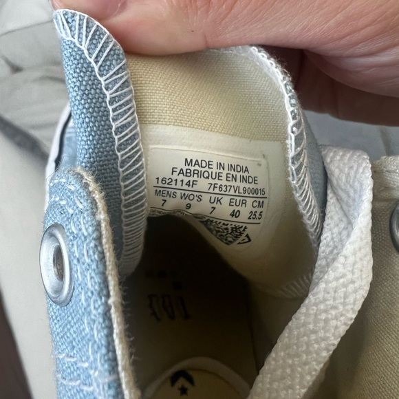 Converse - Picture 3 of 4